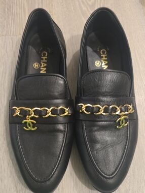 CHANEL Black Leather Women's Loafers with Gold Chain & CC Charm